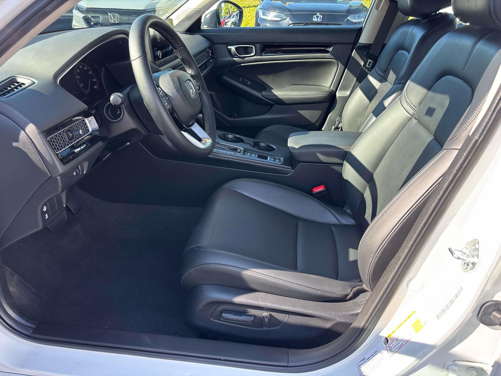 2024 Honda Civic Hatchback EX-L - Photo 12