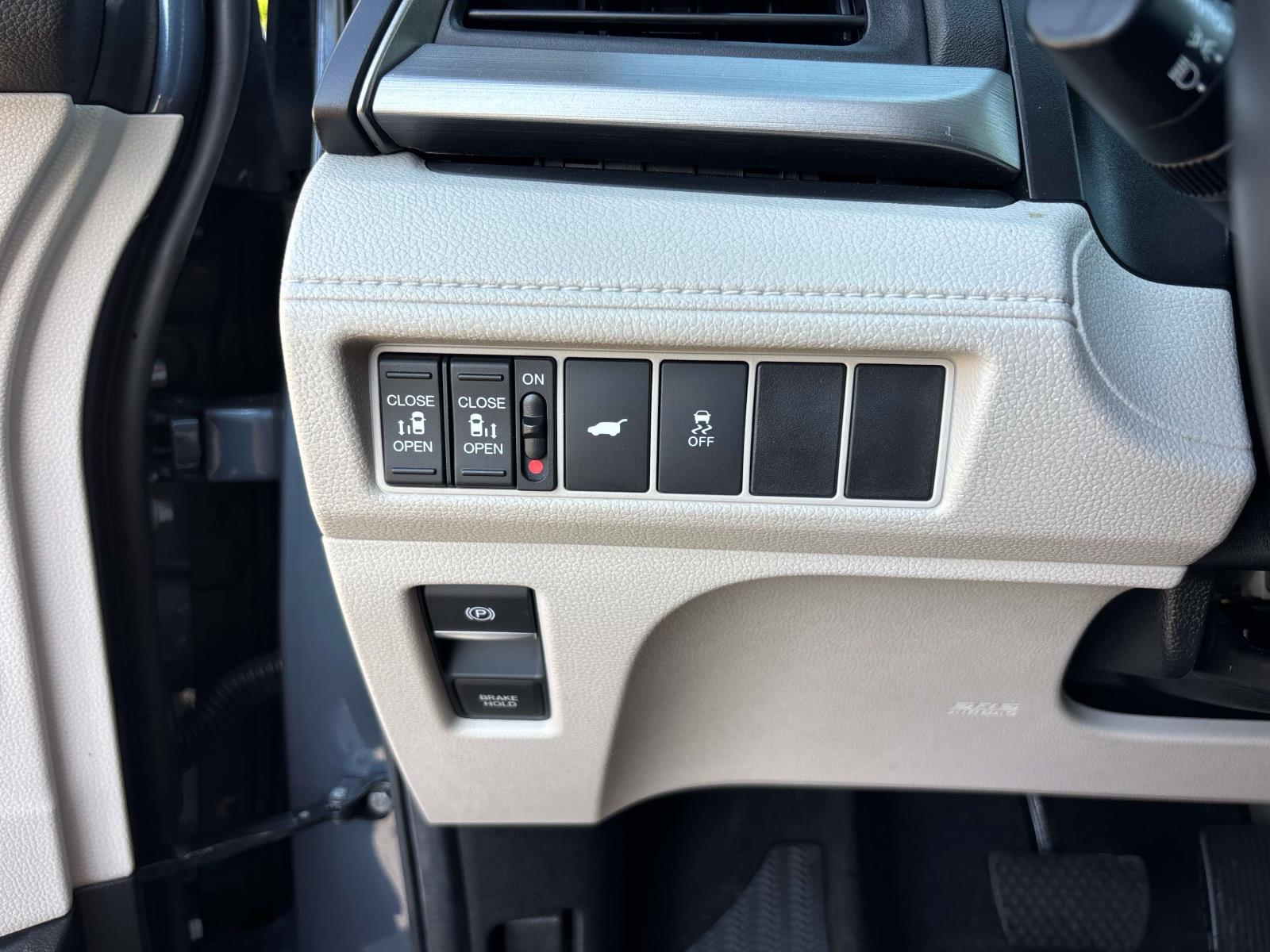 2025 Honda Odyssey EX-L - Photo 24