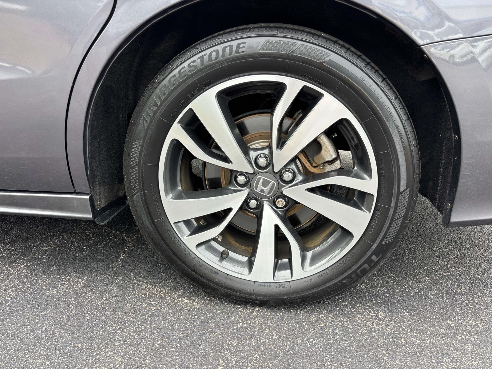 2024 Honda Odyssey Touring - Photo 8