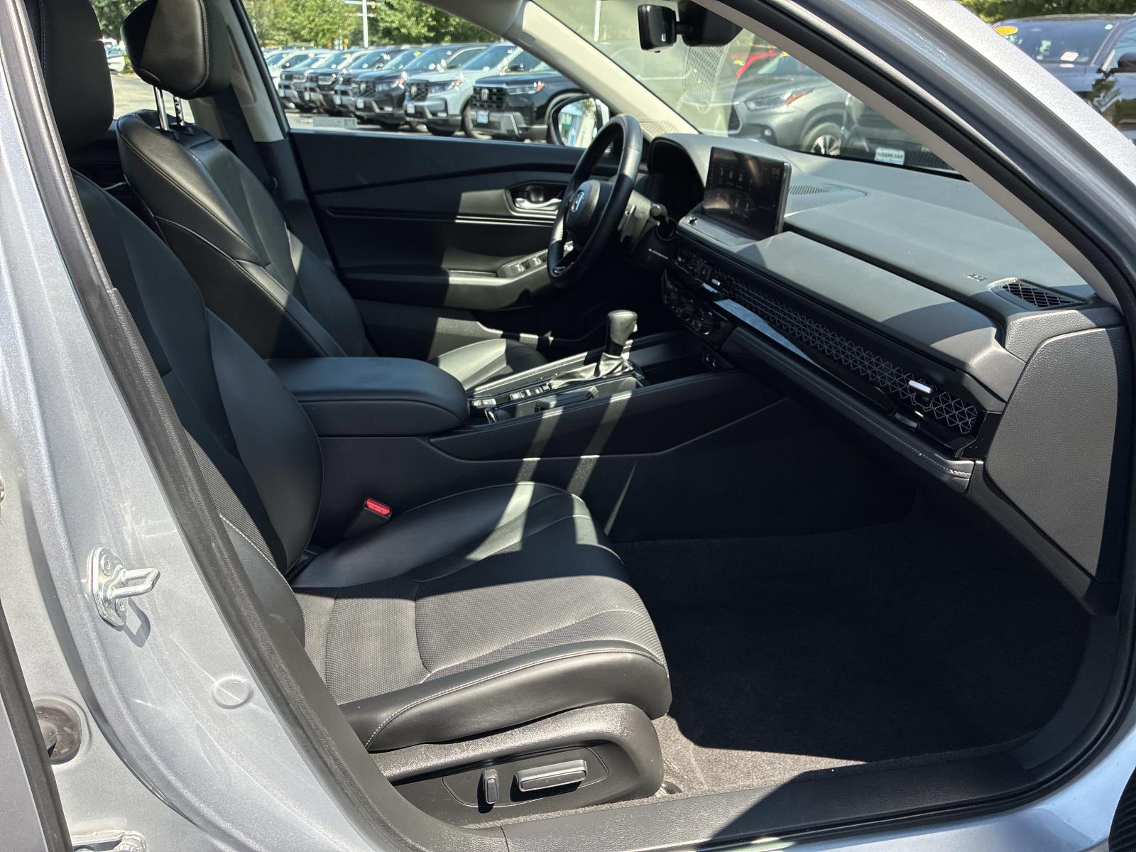 2023 Honda Accord Hybrid EX-L - Photo 11