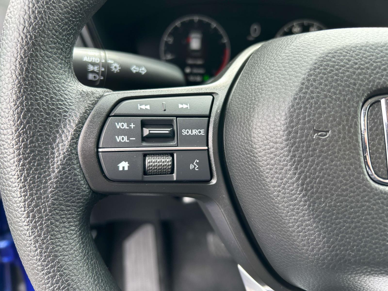 2025 Honda CR-V LX - Photo 17