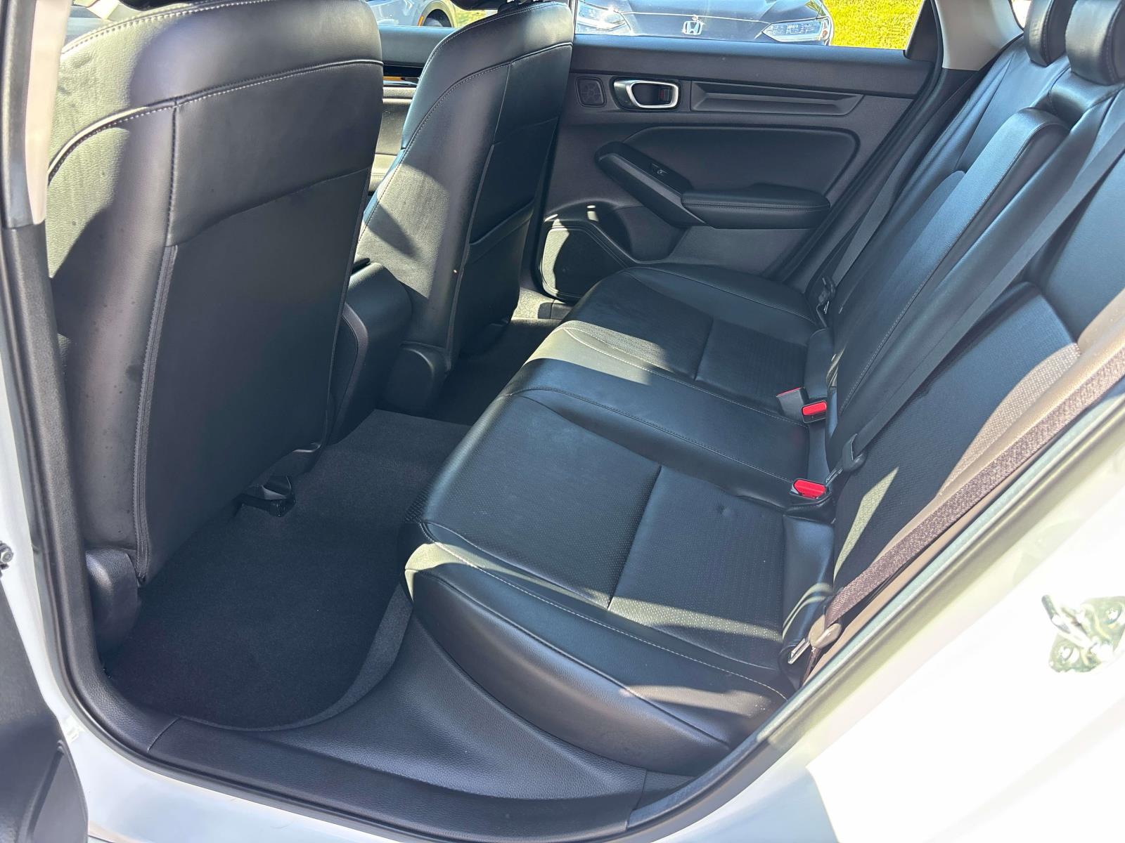 2024 Honda Civic Hatchback EX-L - Photo 13