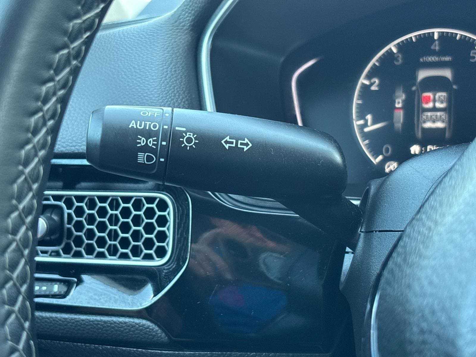 2024 Honda Civic Hatchback EX-L - Photo 28
