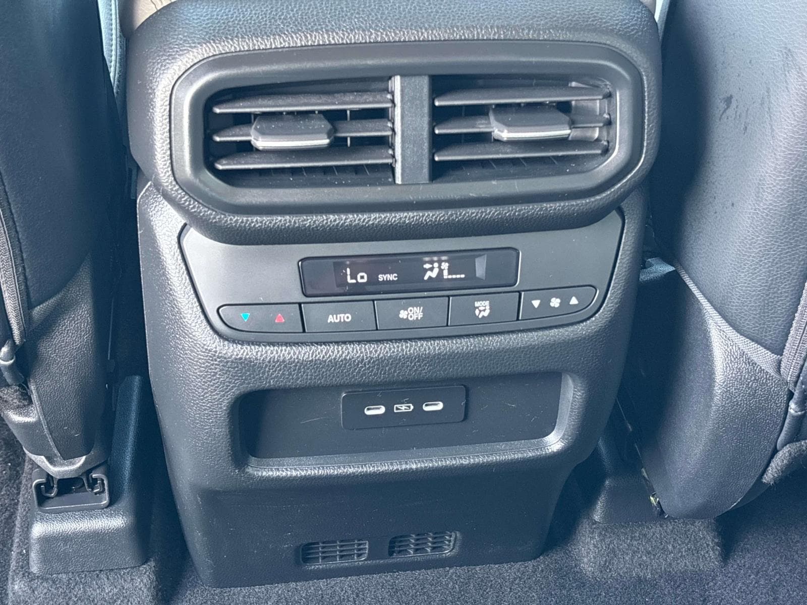 2025 Honda Pilot EX-L - Photo 15