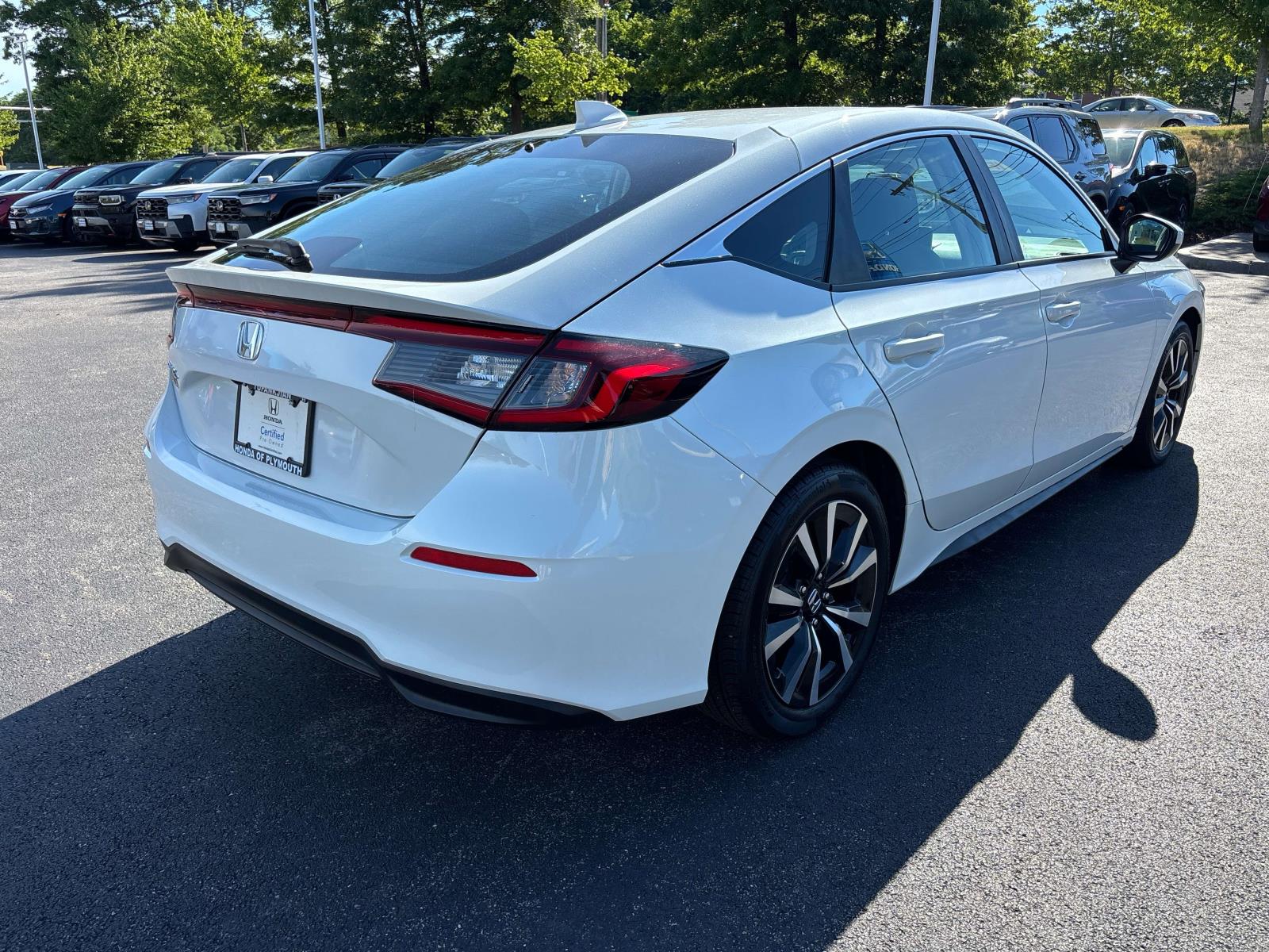 2024 Honda Civic Hatchback EX-L - Photo 3