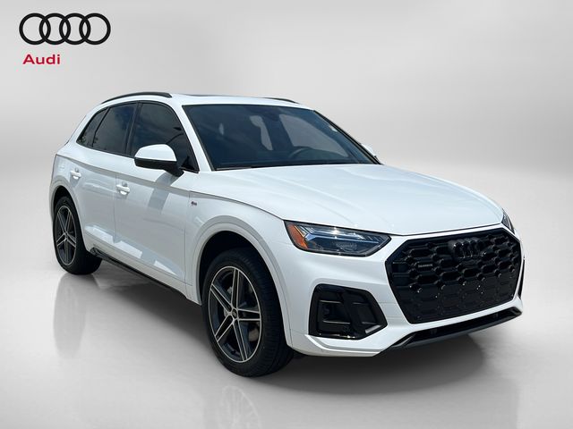 2023 Audi Q5 55 e Premium Plus's photo
