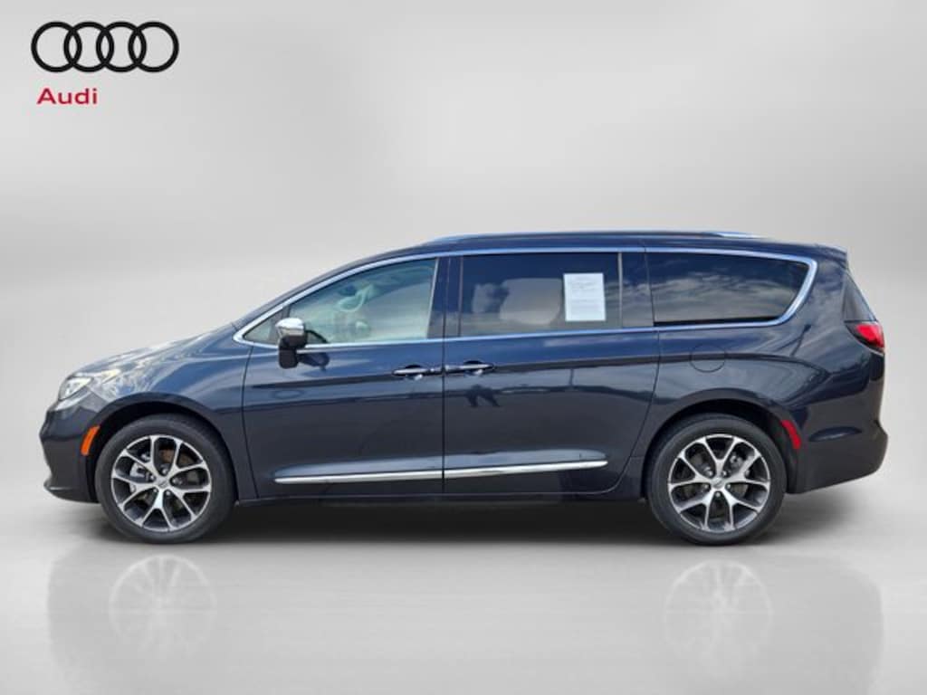Used 2021 Chrysler Pacifica Limited Van Passenger Van
