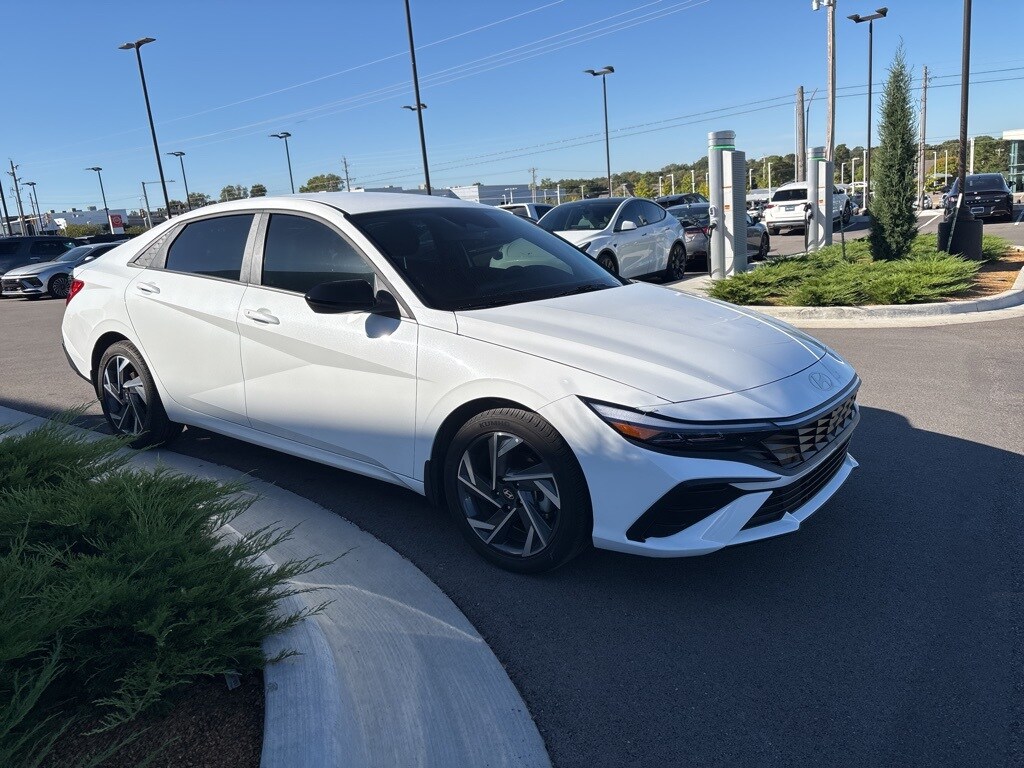 Used 2025 Hyundai Elantra SEL Sport Sedan