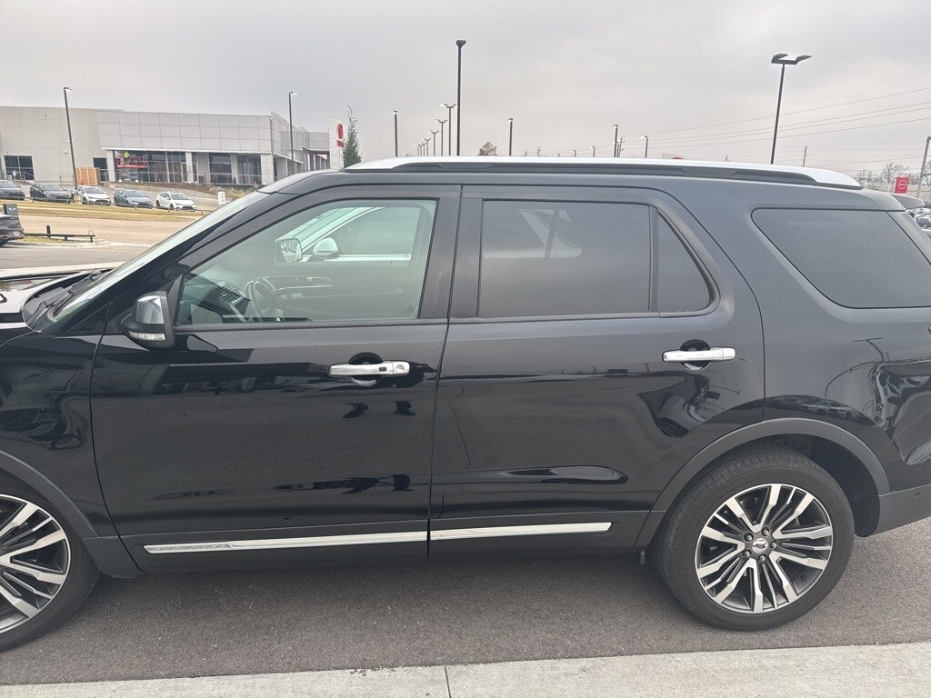 Used 2017 Ford Explorer Platinum SUV