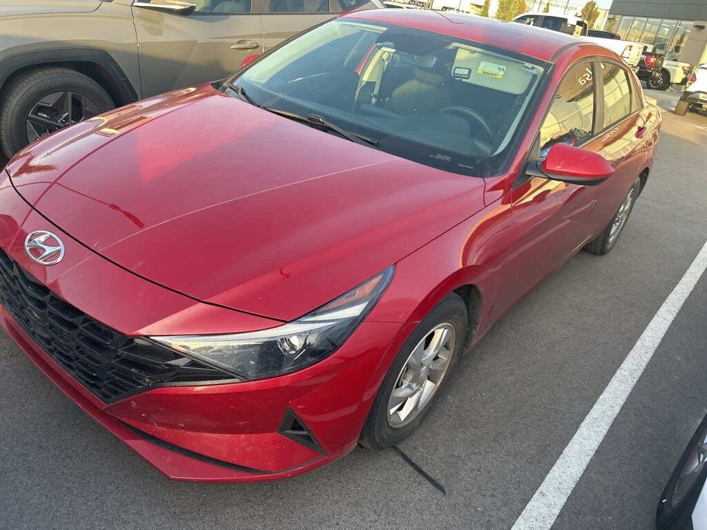 Used 2022 Hyundai Elantra SE Sedan