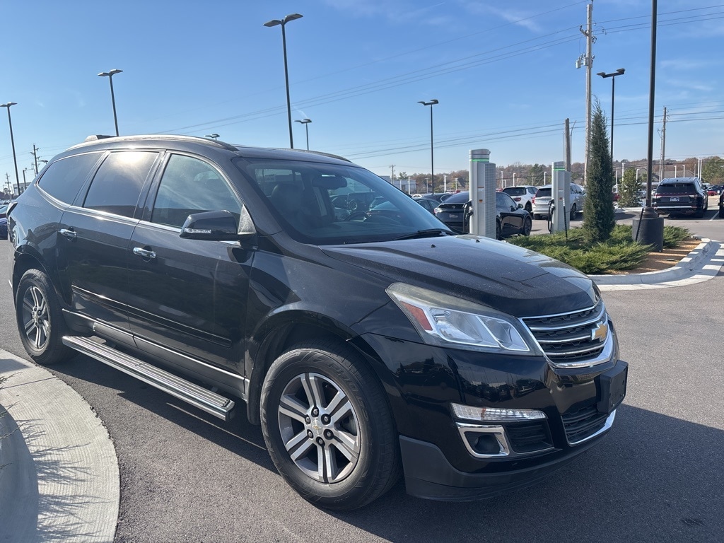 Used 2017 Chevrolet Traverse 2LT SUV