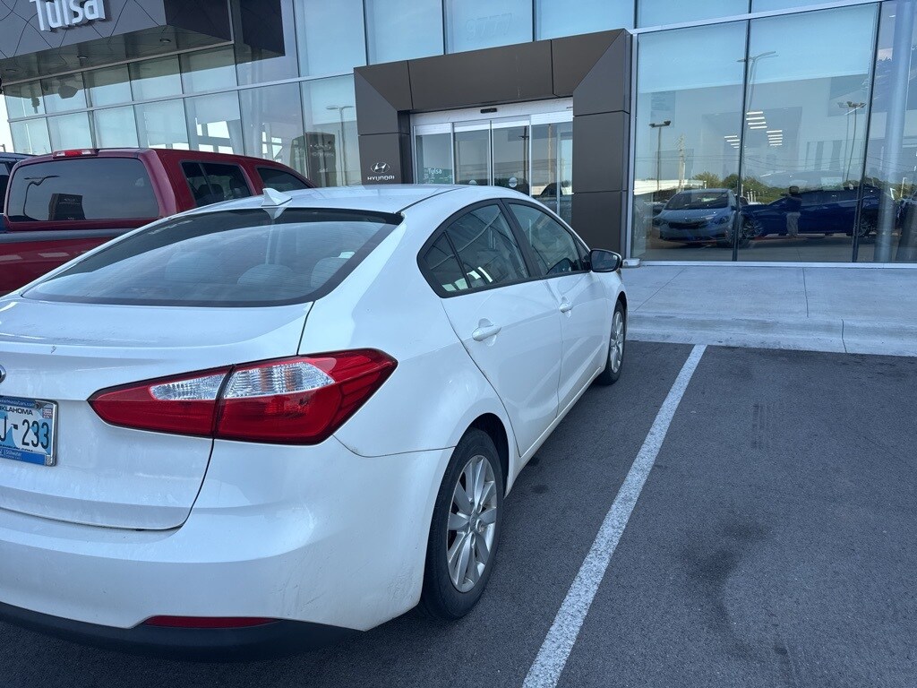 2016 Kia Forte LX photo 4