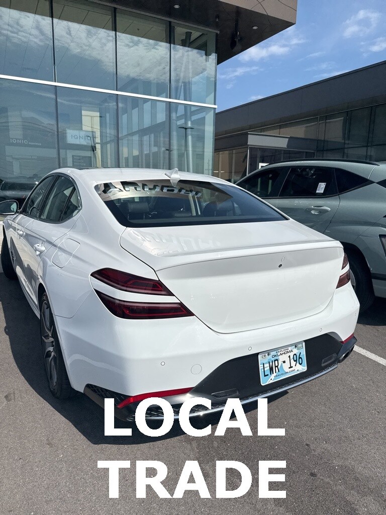 2022 Genesis G70 2.0T photo 3