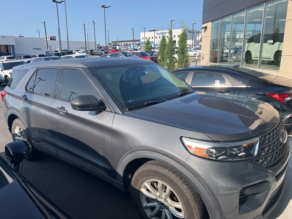 2021 Ford Explorer Base photo 2