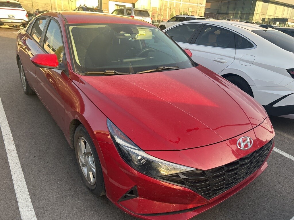 Used 2022 Hyundai Elantra SE Sedan