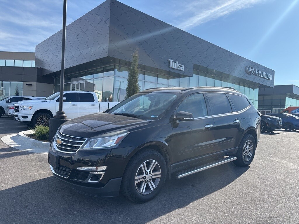 Used 2017 Chevrolet Traverse 2LT SUV
