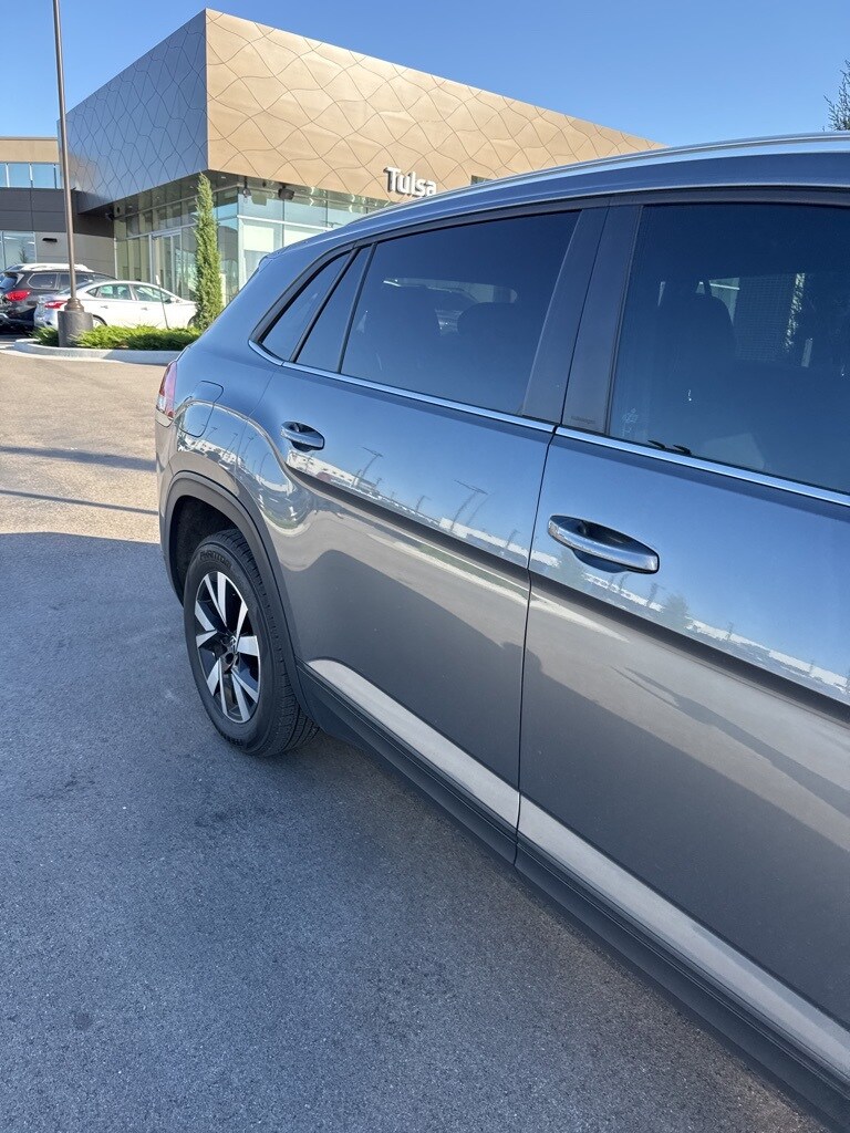 2023 Volkswagen Atlas Cross Sport SE photo 3