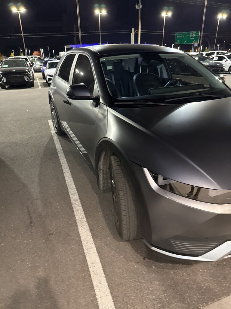 2022 Hyundai Ioniq 5 SEL photo 2