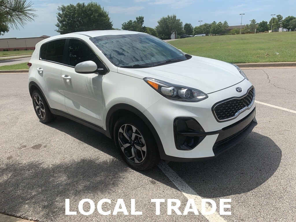 2020 Kia Sportage LX photo 2