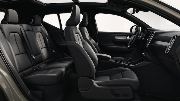 2026%20Volvo%20EX40%20interior.jpg