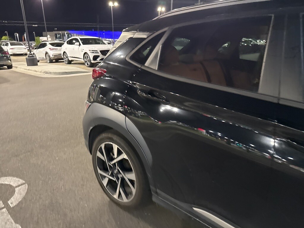 2022 Hyundai Kona Limited photo 4