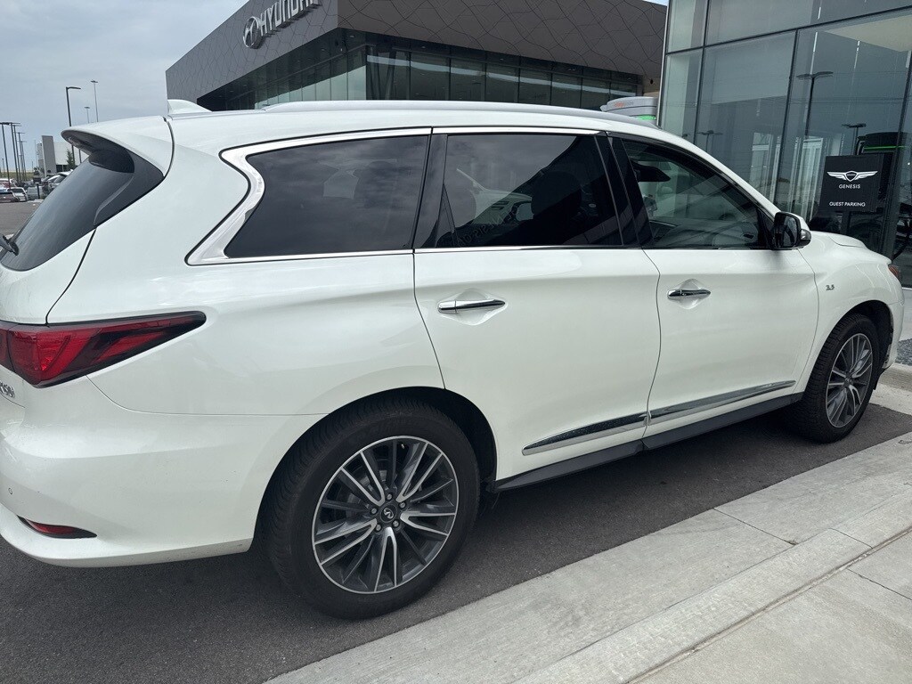 2020 Infiniti QX60 Luxe photo 4