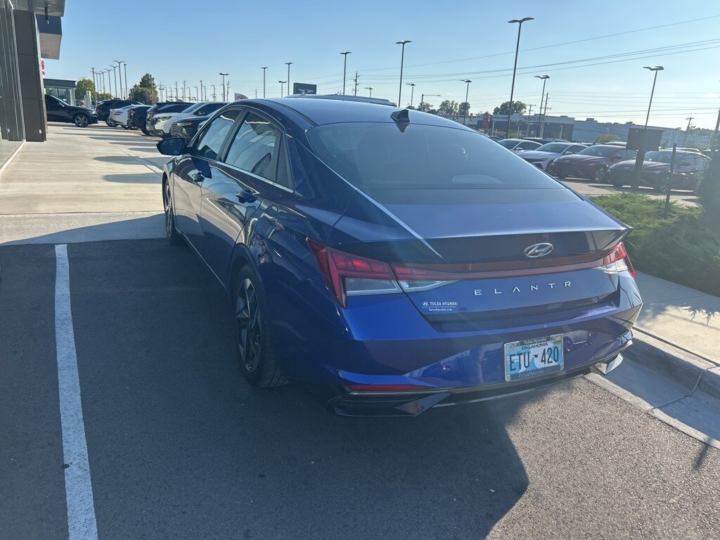 2021 Hyundai Elantra SEL photo 4