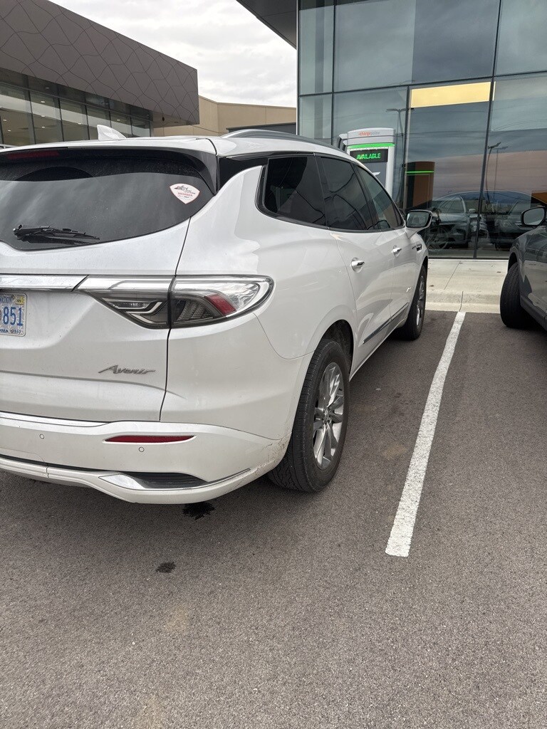 2023 Buick Enclave Avenir photo 2