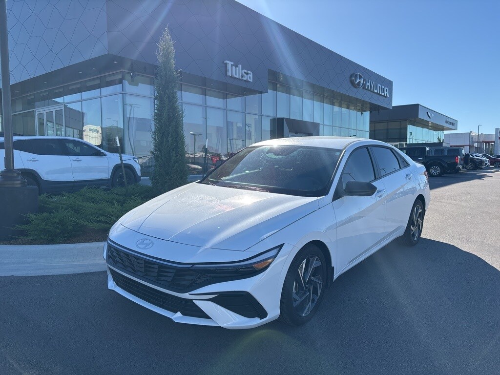 Used 2025 Hyundai Elantra SEL Sport Sedan