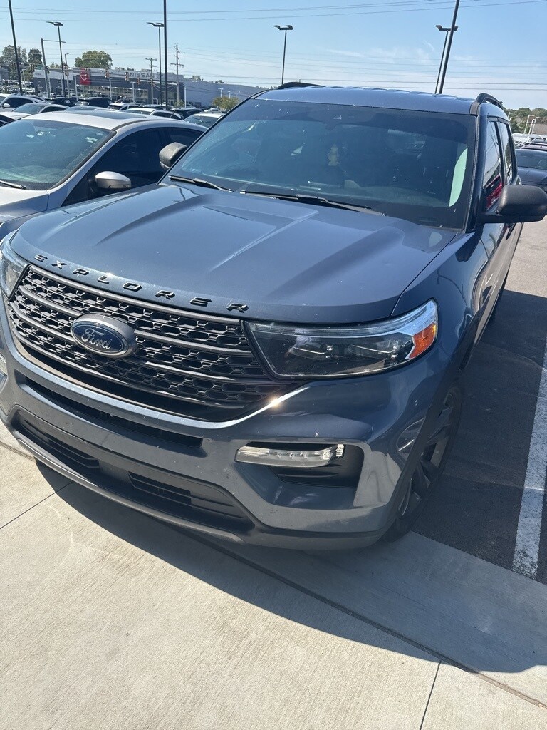 2021 Ford Explorer XLT photo 2