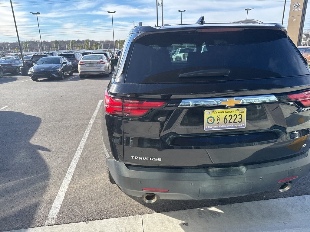 Used 2023 Chevrolet Traverse LT SUV