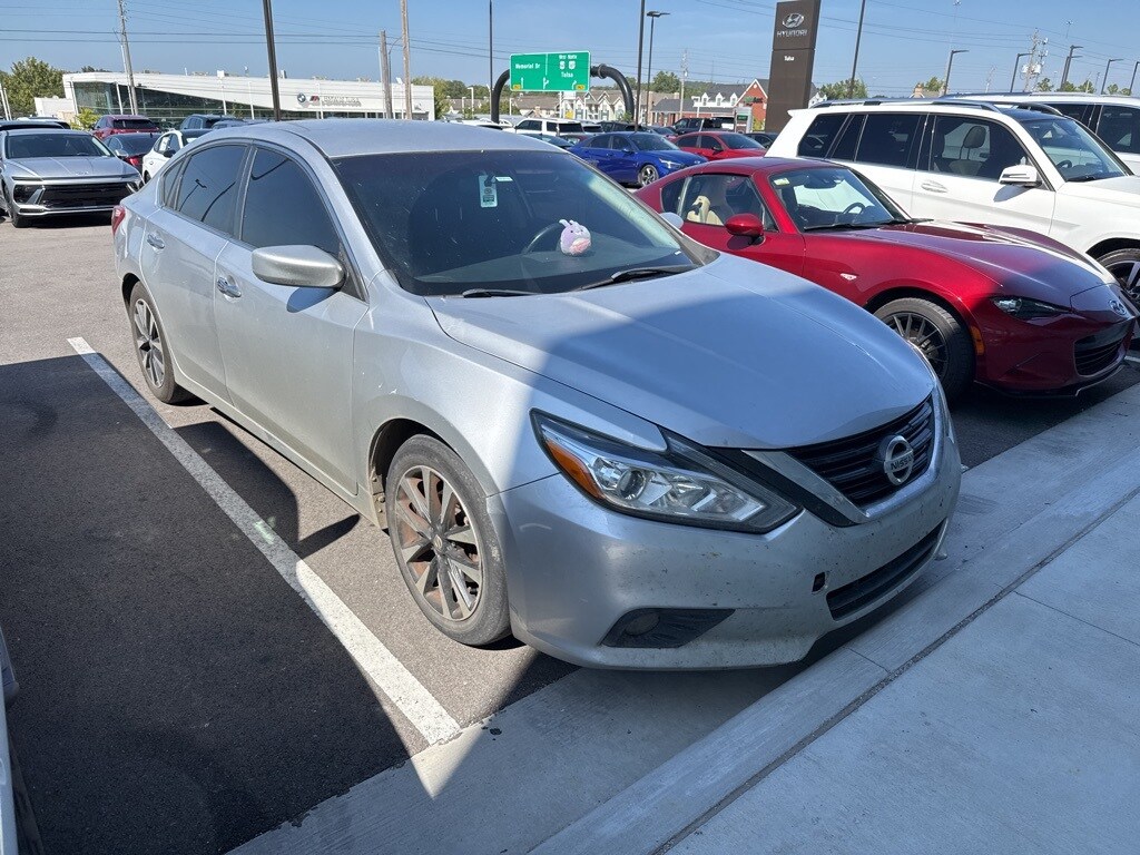 2018 Nissan Altima 2.5 SV photo 2