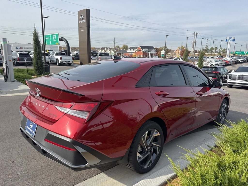 Used 2025 Hyundai Elantra SEL Sport Sedan