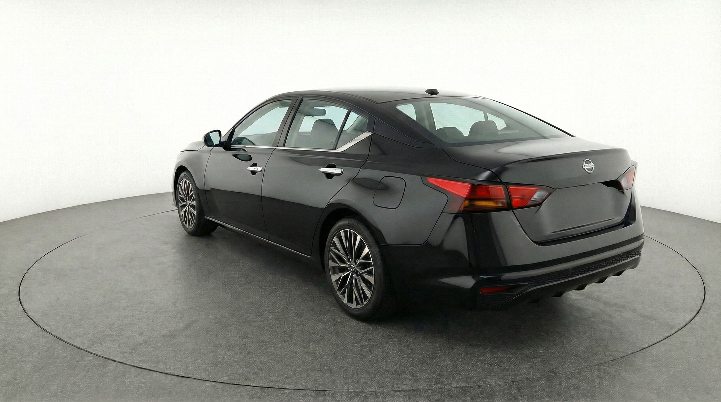Thumbnail: 2025 Nissan Altima - 5