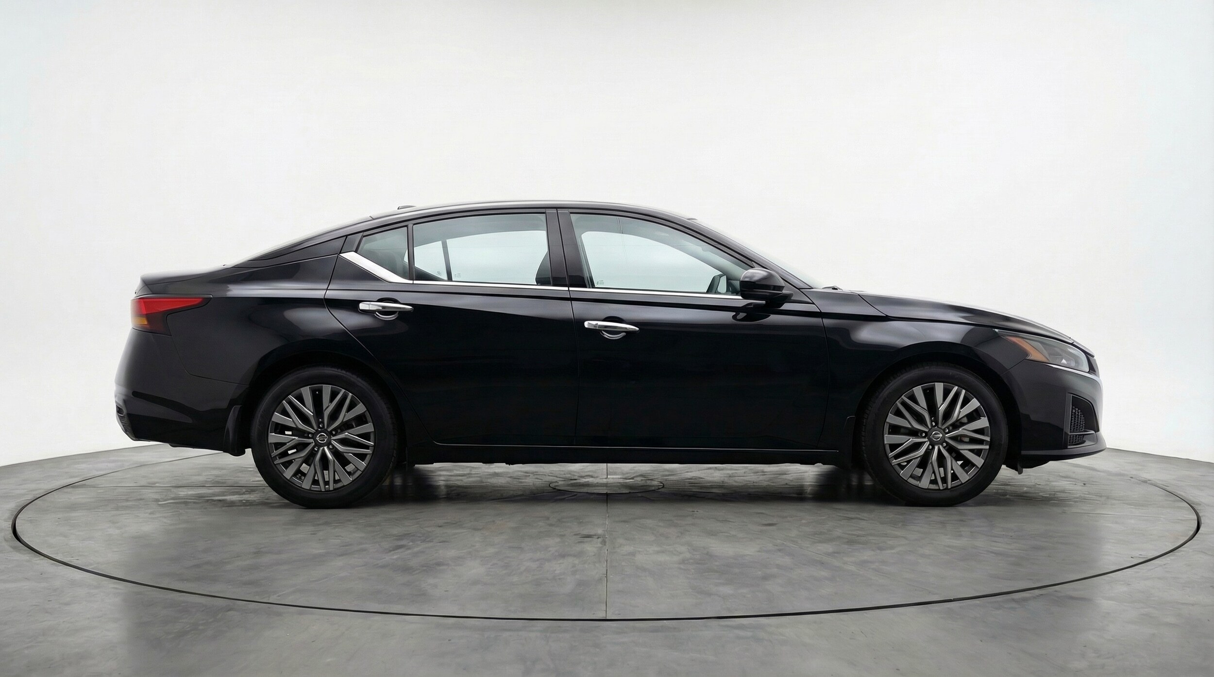 Thumbnail: 2025 Nissan Altima - 8