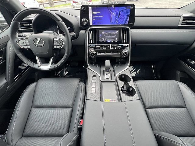 2026 Lexus LX 600 700h Luxury's photo