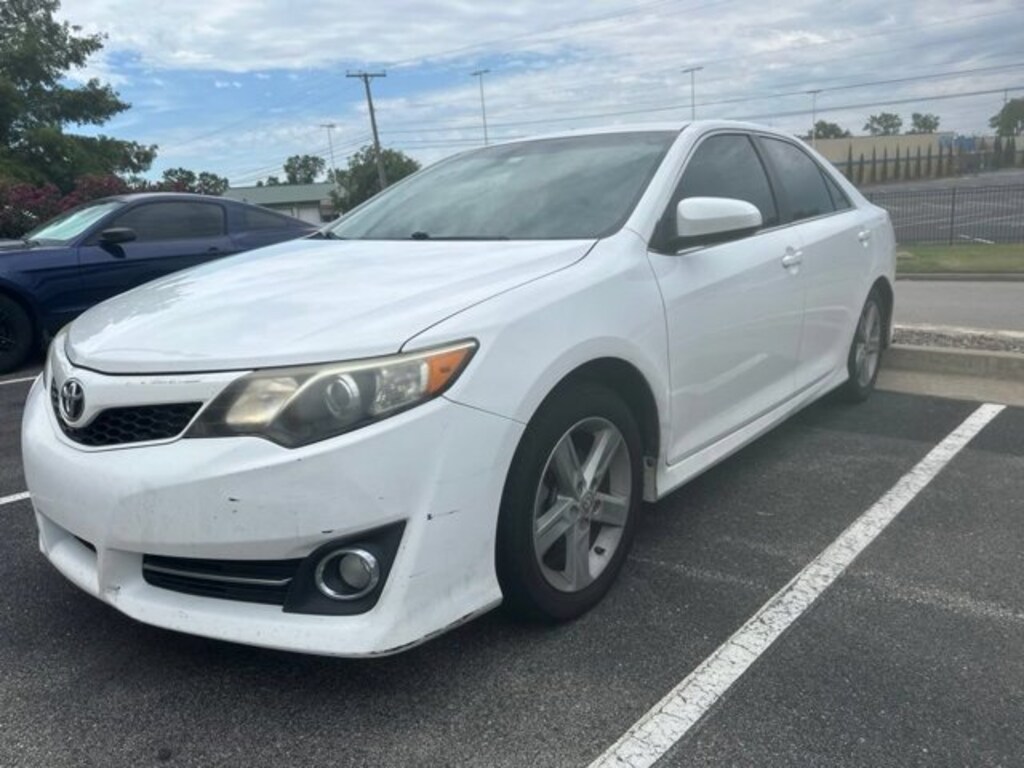 Used 2014 Toyota Camry SE