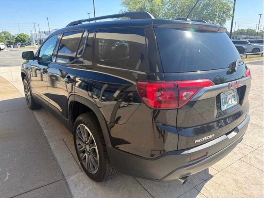 Used 2017 GMC Acadia SLT