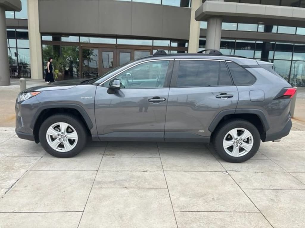 Used 2021 Toyota RAV4 Hybrid XLE