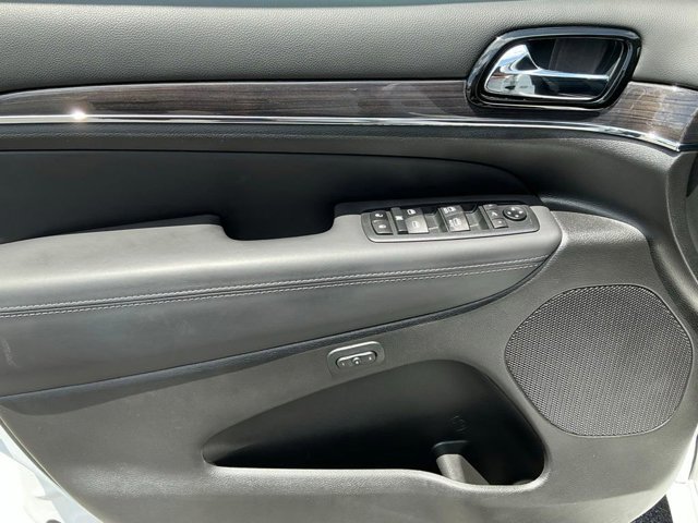 2020 Jeep Grand Cherokee Overland - Photo 12