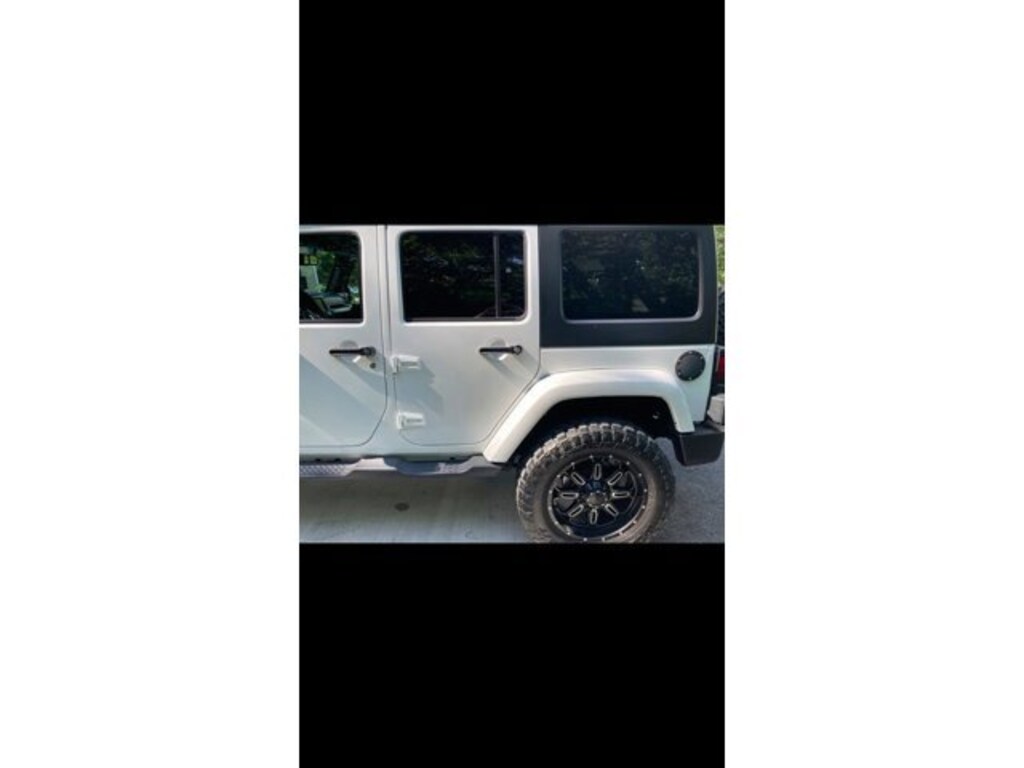 Used 2017 Jeep Wrangler Unlimited Sahara