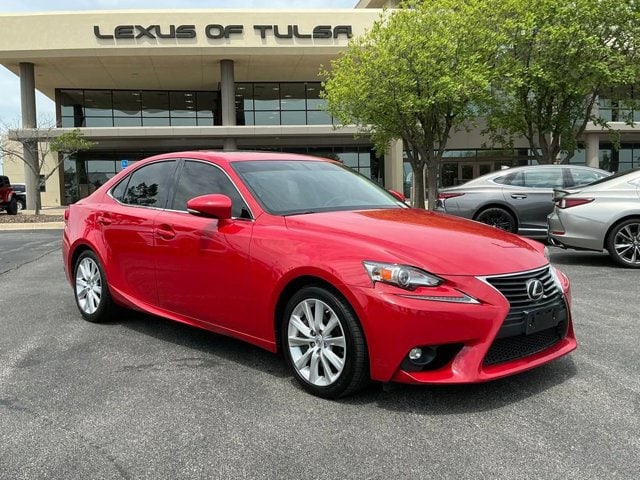 2016 Lexus IS 350 200t's photo