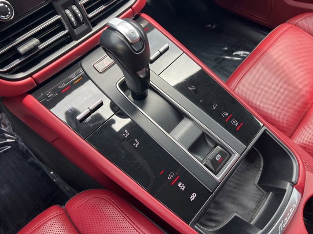 2024 Porsche Macan GTS - Photo 18