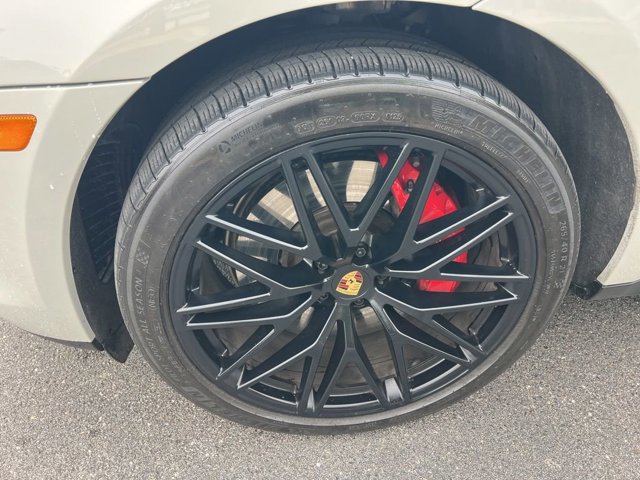 2024 Porsche Macan GTS - Photo 9