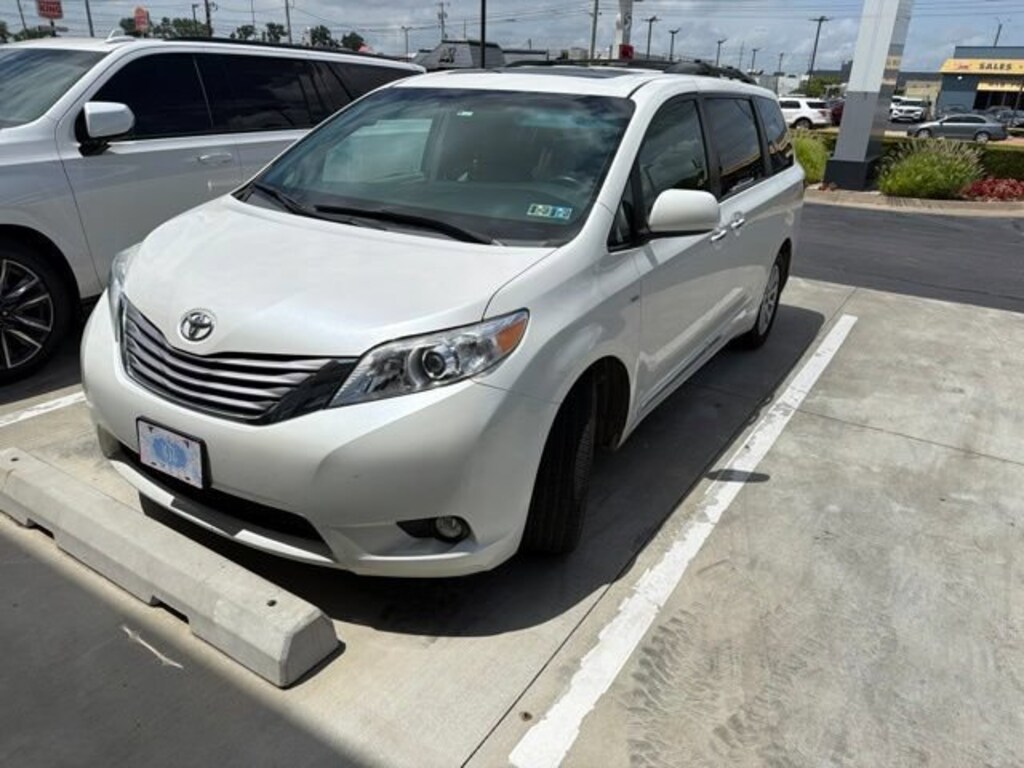 Used 2017 Toyota Sienna
