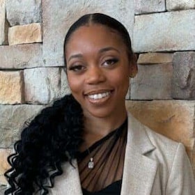 Staff member Nina Murray from ID_b15a65