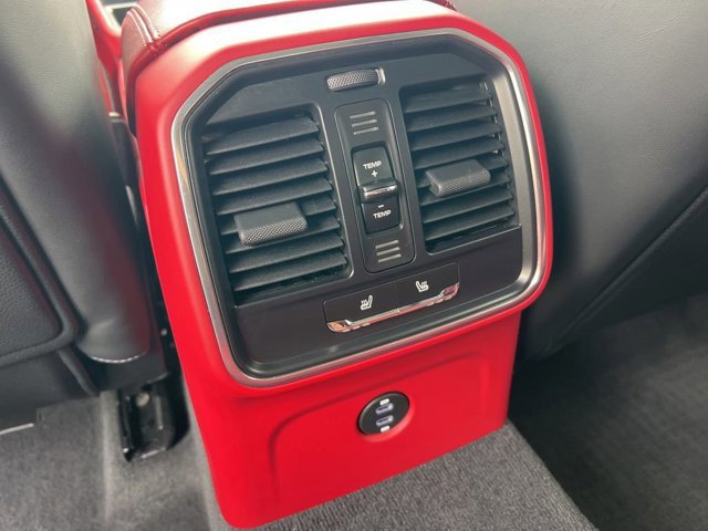 2024 Porsche Macan GTS - Photo 12