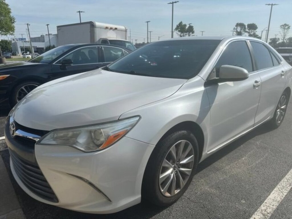 Used 2016 Toyota Camry XLE