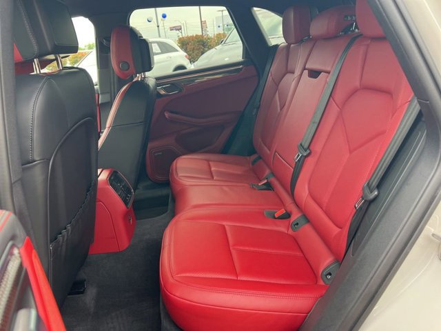 2024 Porsche Macan GTS - Photo 13