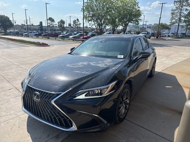 2024 Lexus ES 300h 300h Luxury's photo